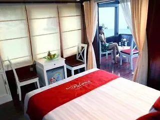 Paloma Cruise 