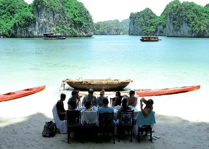 Paloma Cruise Ha Long