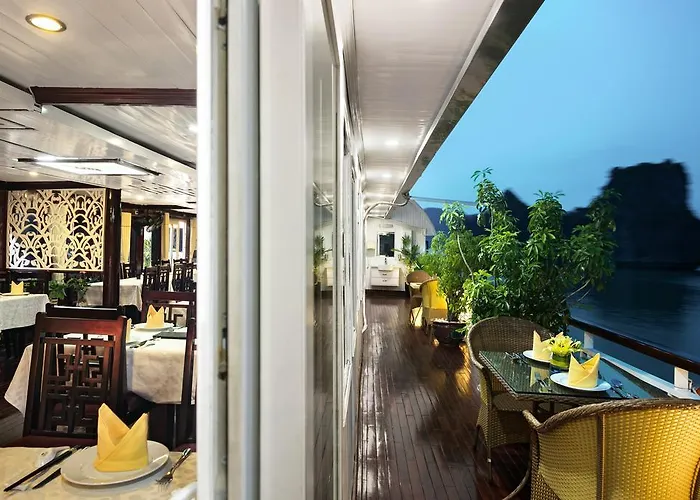 Paloma Cruise Ha Long