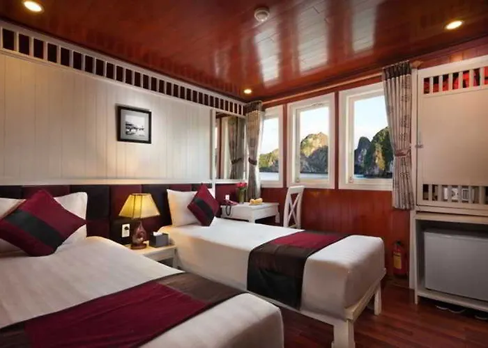 Paloma Cruise 4* Ha Long