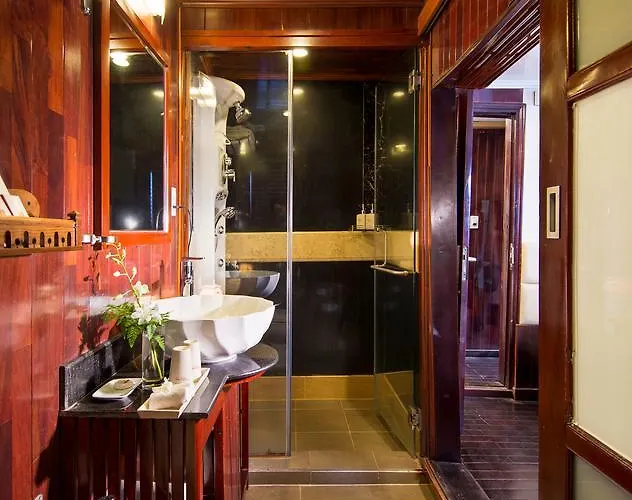 Paloma Cruise  4*