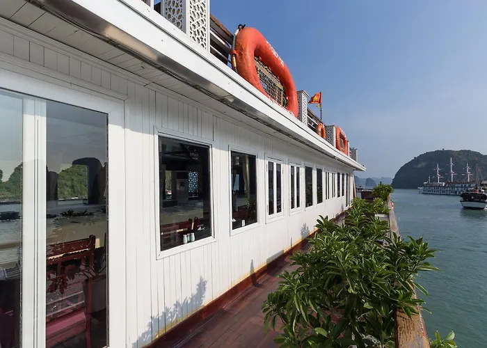 Paloma Cruise  Ha Long