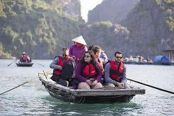 Paloma Cruise 