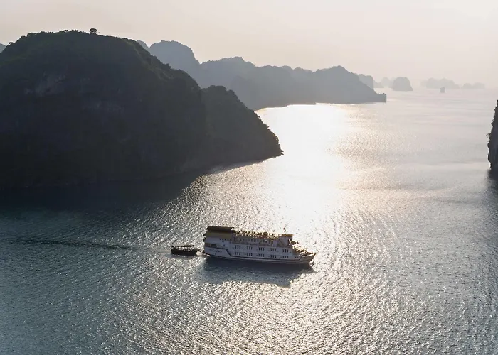 Paloma Cruise  Ha Long