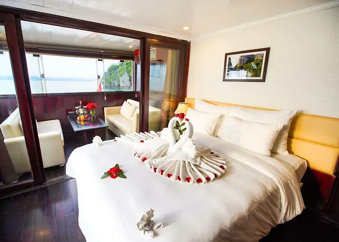 Paloma Cruise  Ha Long
